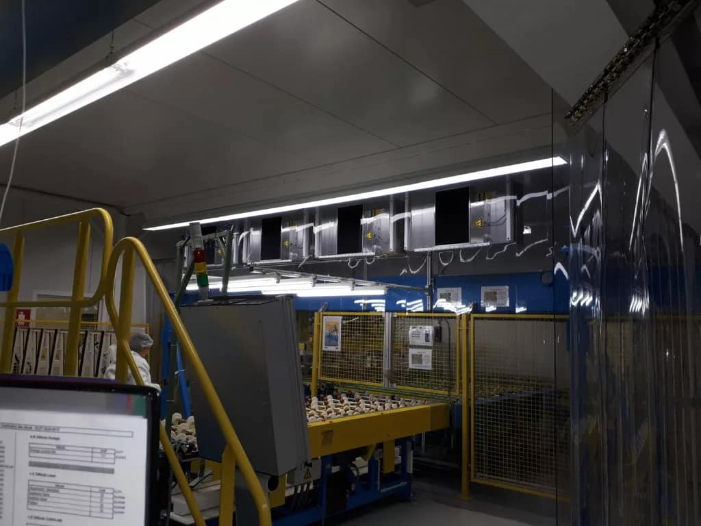 FFU mis en drapeau chez AGC à Courtrai