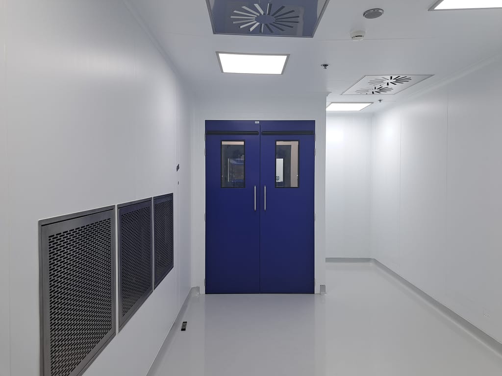 salle blanche pharmaceutique Grade C pour TAKEDA en Belgique